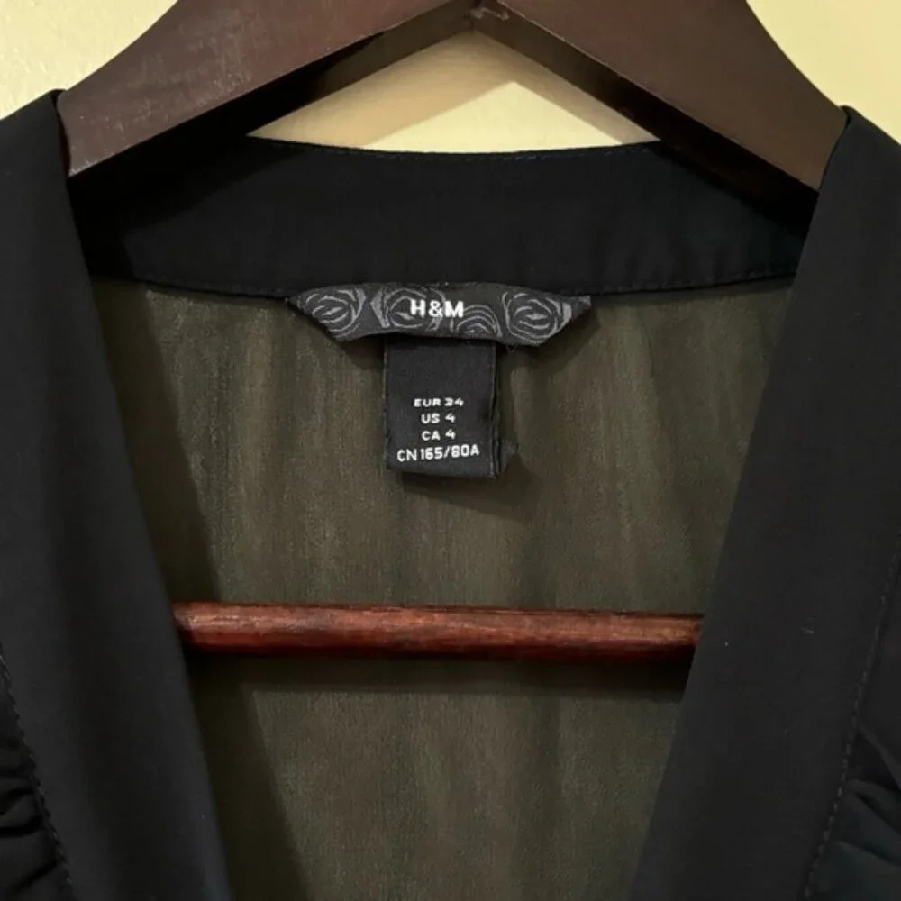 •SOLD•|H&M| Sheer Black Cap Sleeve Ruffle Neck-Bow Top Size S - Picture 3 of 5